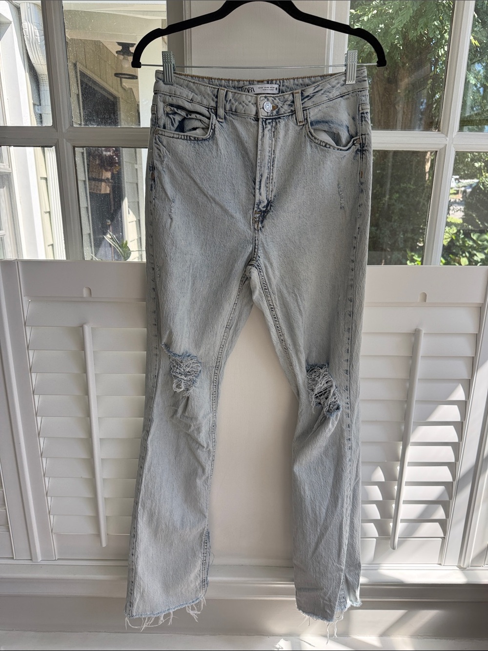 Zara Light Blue White Straight Women's Jeans with slit Distressed Knees